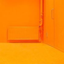 kleuren_gietvloeren_oranje_gang
